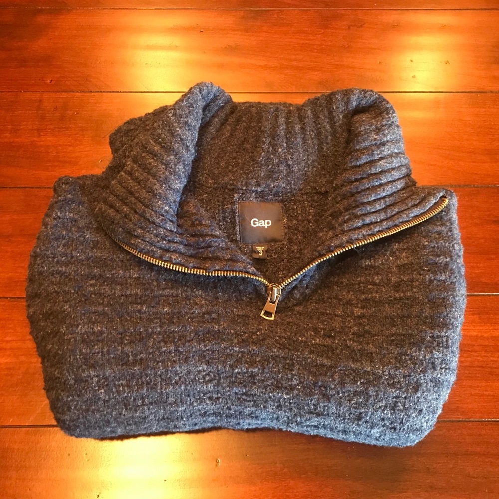 NWOT Men’s XL Gap Blue Sweater